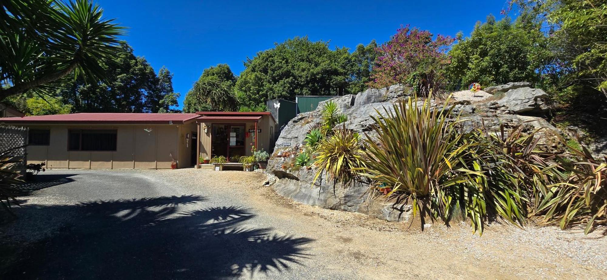 The Rocks Chalets Takaka Extérieur photo