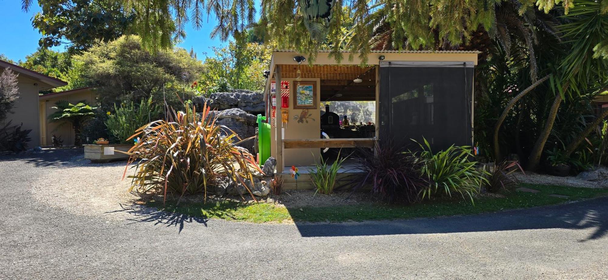 The Rocks Chalets Takaka Extérieur photo